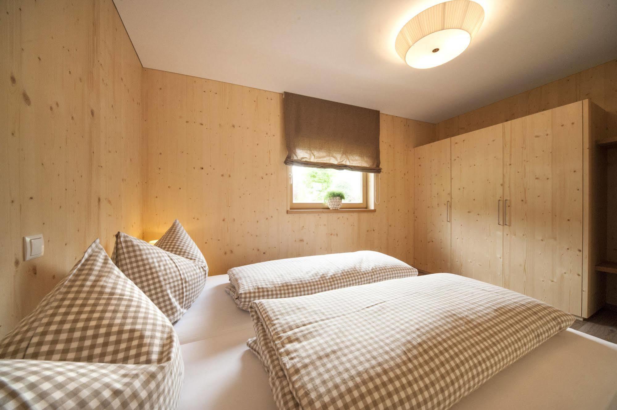 Natuerlich Hell. Aparthotel & Camping Fuegen Exterior photo